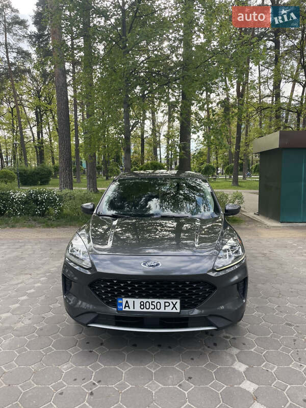 Позашляховик / Кросовер Ford Escape 2020 в 