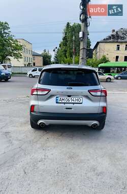Внедорожник / Кроссовер Ford Escape 2022 в 