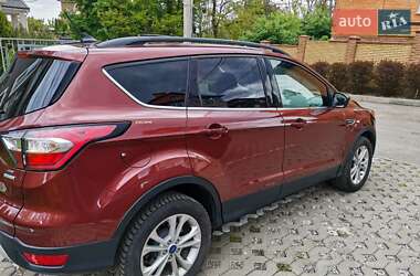 Позашляховик / Кросовер Ford Escape 2017 в 