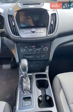 Позашляховик / Кросовер Ford Escape 2017 в 