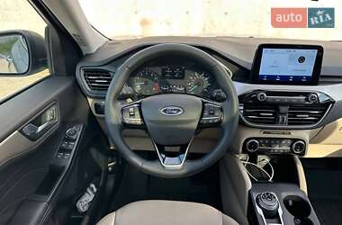 Позашляховик / Кросовер Ford Escape 2022 в 