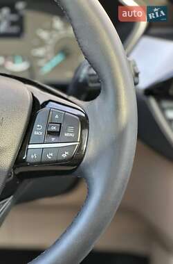Позашляховик / Кросовер Ford Escape 2022 в 