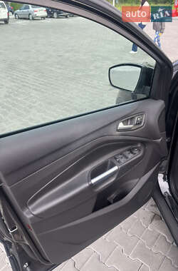 Внедорожник / Кроссовер Ford Escape 2013 в 