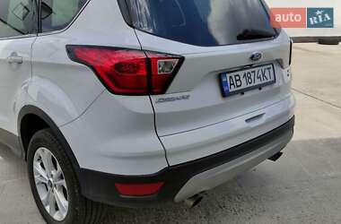 Внедорожник / Кроссовер Ford Escape 2019 в 
