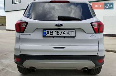 Внедорожник / Кроссовер Ford Escape 2019 в 