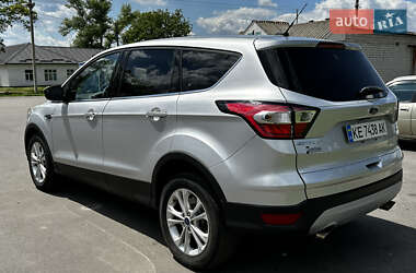 Внедорожник / Кроссовер Ford Escape 2017 в 