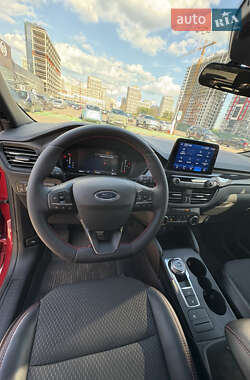 Позашляховик / Кросовер Ford Escape 2024 в 