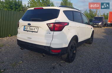 Позашляховик / Кросовер Ford Escape 2019 в 