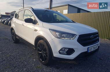 Позашляховик / Кросовер Ford Escape 2019 в 