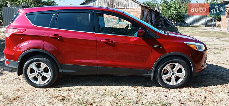 Внедорожник / Кроссовер Ford Escape 2015 в Полтаве
