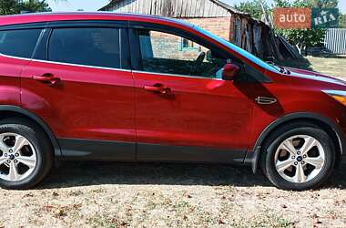 Позашляховик / Кросовер Ford Escape 2015 в 