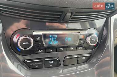 Позашляховик / Кросовер Ford Escape 2014 в 