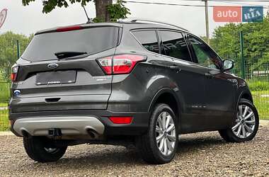 Внедорожник / Кроссовер Ford Escape 2017 в 
