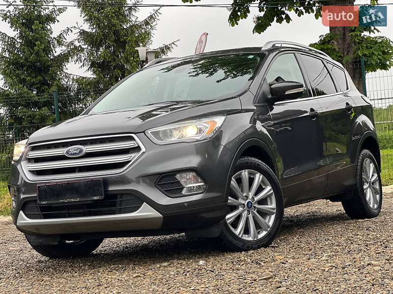 Внедорожник / Кроссовер Ford Escape 2017 в 