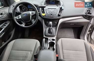 Позашляховик / Кросовер Ford Escape 2015 в 
