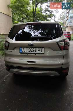 Внедорожник / Кроссовер Ford Escape 2017 в 