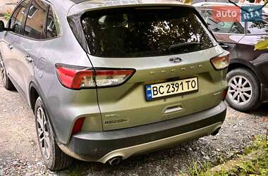 Позашляховик / Кросовер Ford Escape 2022 в 