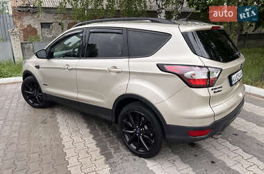 Внедорожник / Кроссовер Ford Escape 2016 в 