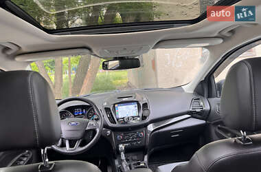 Внедорожник / Кроссовер Ford Escape 2016 в 