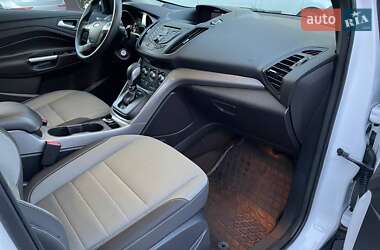 Позашляховик / Кросовер Ford Escape 2015 в 