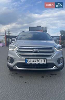 Внедорожник / Кроссовер Ford Escape 2019 в 