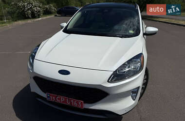 Внедорожник / Кроссовер Ford Escape 2020 в 