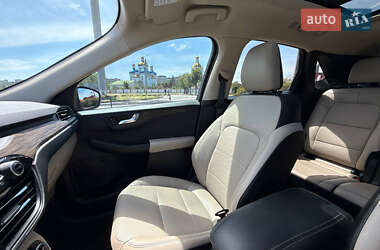 Внедорожник / Кроссовер Ford Escape 2020 в 