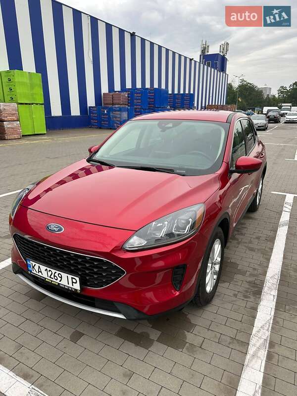 Внедорожник / Кроссовер Ford Escape 2019 в 