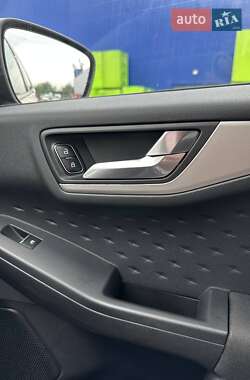 Внедорожник / Кроссовер Ford Escape 2019 в 