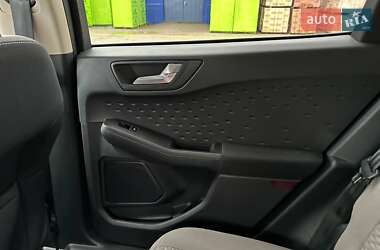Внедорожник / Кроссовер Ford Escape 2019 в 