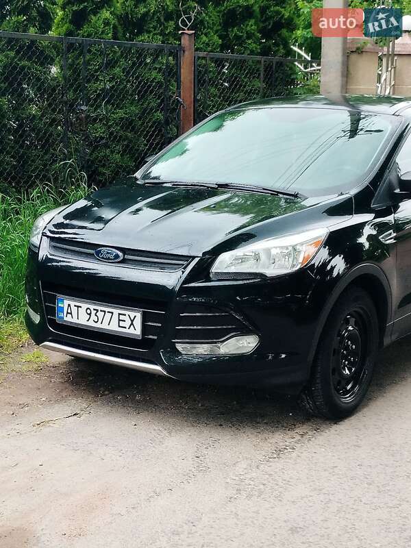 Внедорожник / Кроссовер Ford Escape 2015 в Ивано-Франковске