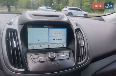 Позашляховик / Кросовер Ford Escape 2017 в 