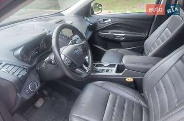 Позашляховик / Кросовер Ford Escape 2017 в 