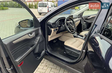 Внедорожник / Кроссовер Ford Escape 2021 в 