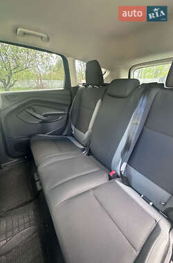 Позашляховик / Кросовер Ford Escape 2014 в 