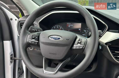 Внедорожник / Кроссовер Ford Escape 2022 в 