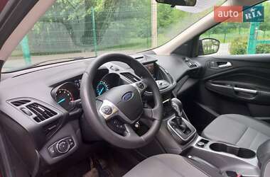 Позашляховик / Кросовер Ford Escape 2013 в 