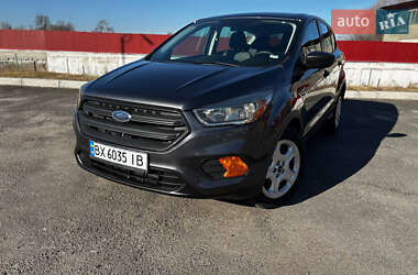 Внедорожник / Кроссовер Ford Escape 2016 в Остроге