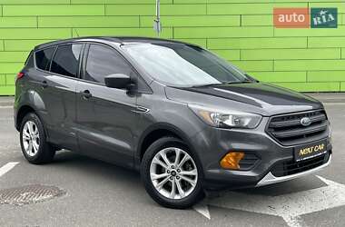 Внедорожник / Кроссовер Ford Escape 2018 в 