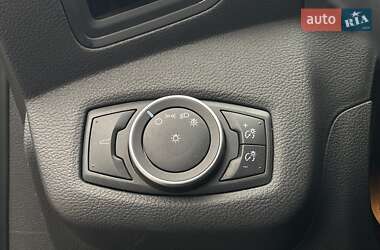 Внедорожник / Кроссовер Ford Escape 2018 в 