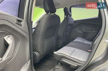 Внедорожник / Кроссовер Ford Escape 2018 в 