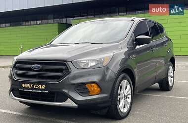 Внедорожник / Кроссовер Ford Escape 2018 в 
