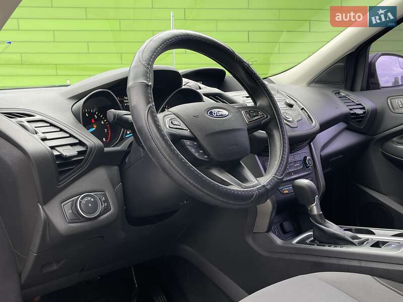 Внедорожник / Кроссовер Ford Escape 2018 в Киеве