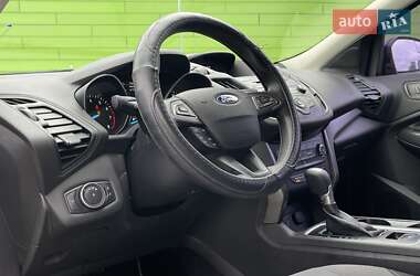 Внедорожник / Кроссовер Ford Escape 2018 в 