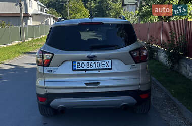 Позашляховик / Кросовер Ford Escape 2018 в 