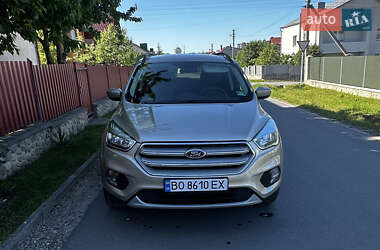 Позашляховик / Кросовер Ford Escape 2018 в 