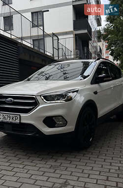 Внедорожник / Кроссовер Ford Escape 2017 в Львове