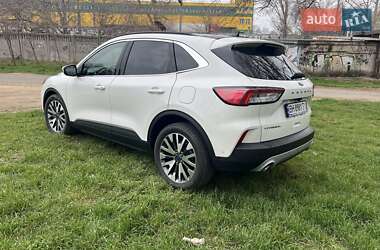 Внедорожник / Кроссовер Ford Escape 2019 в 