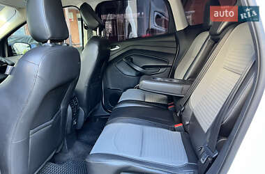Внедорожник / Кроссовер Ford Escape 2017 в 