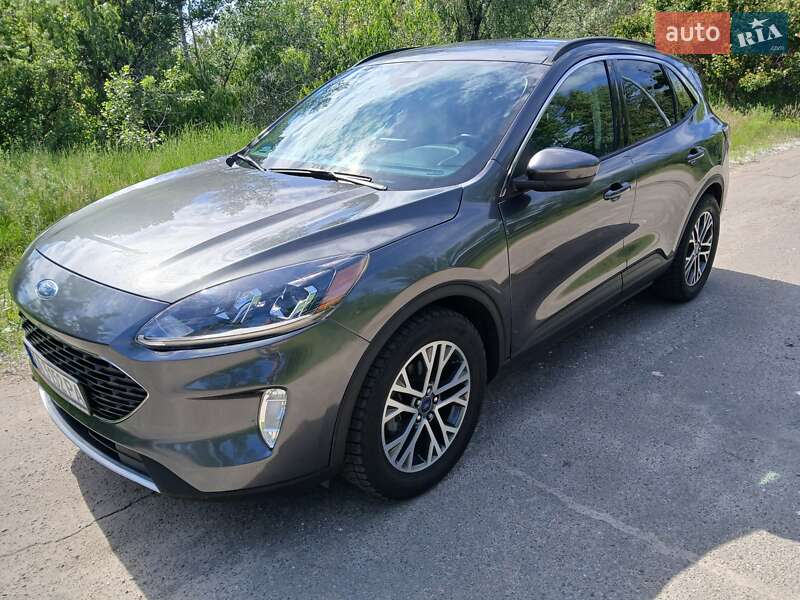 Внедорожник / Кроссовер Ford Escape 2020 в 